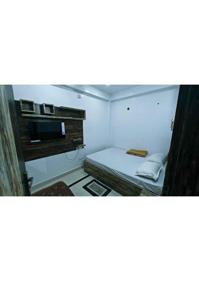 Subudhi Palace 3*